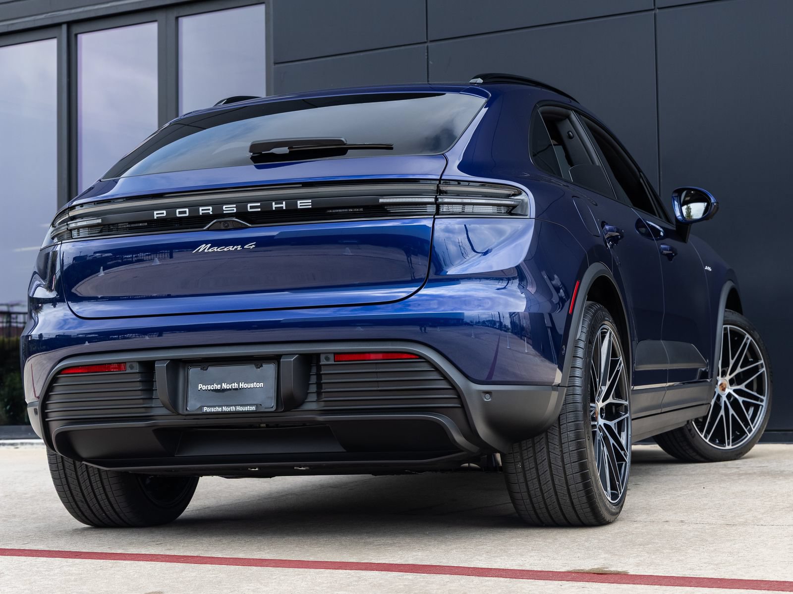 New 2026 Porsche Macan 4 Electric AWD/4WD image 11