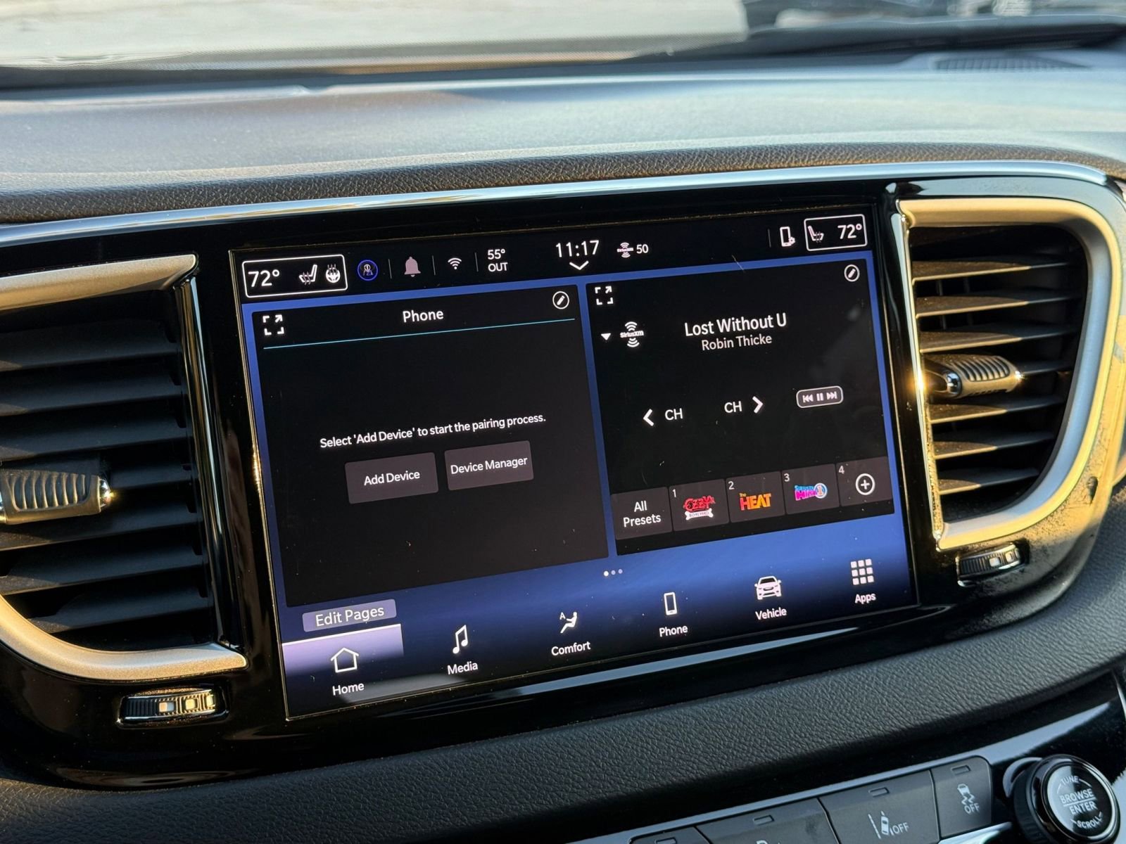 Used 2025 Chrysler Pacifica Select image 22