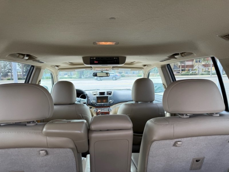 Used 2012 Toyota Highlander Limited w/ Tow Pkg AWD/4WD image 20