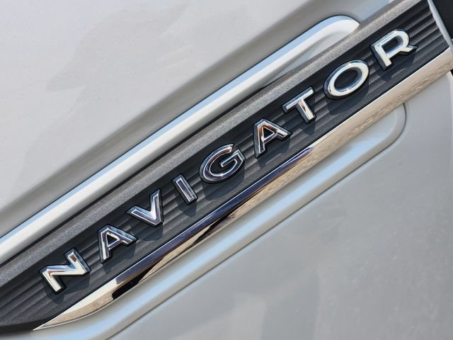 Certified 2023 Lincoln Navigator L Reserve AWD/4WD image 18
