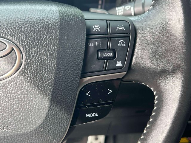 Used 2025 Toyota Camry SE w/ Convenience Package FWD image 21