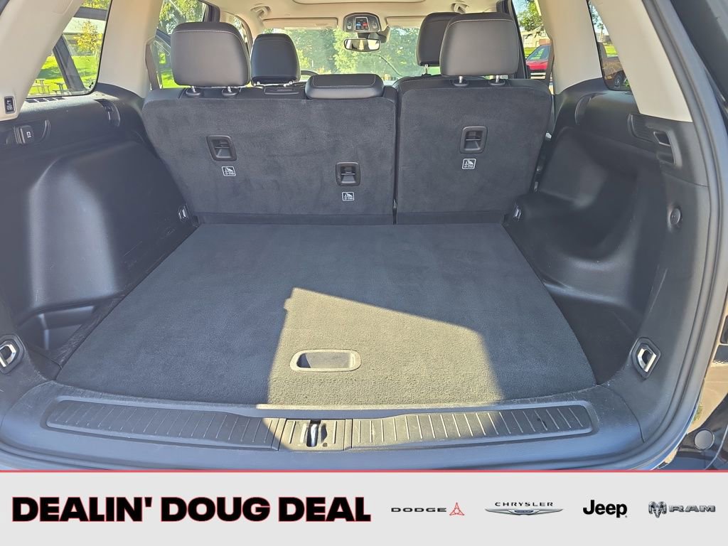 Used 2023 Jeep Grand Cherokee Limited image 24