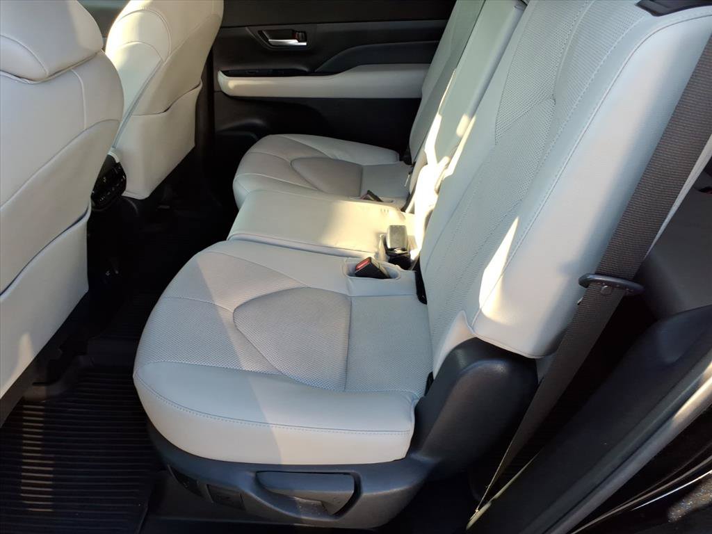 Used 2024 Toyota Grand Highlander AWD image 7