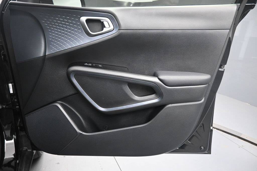 Used 2025 Kia Soul EX FWD image 29
