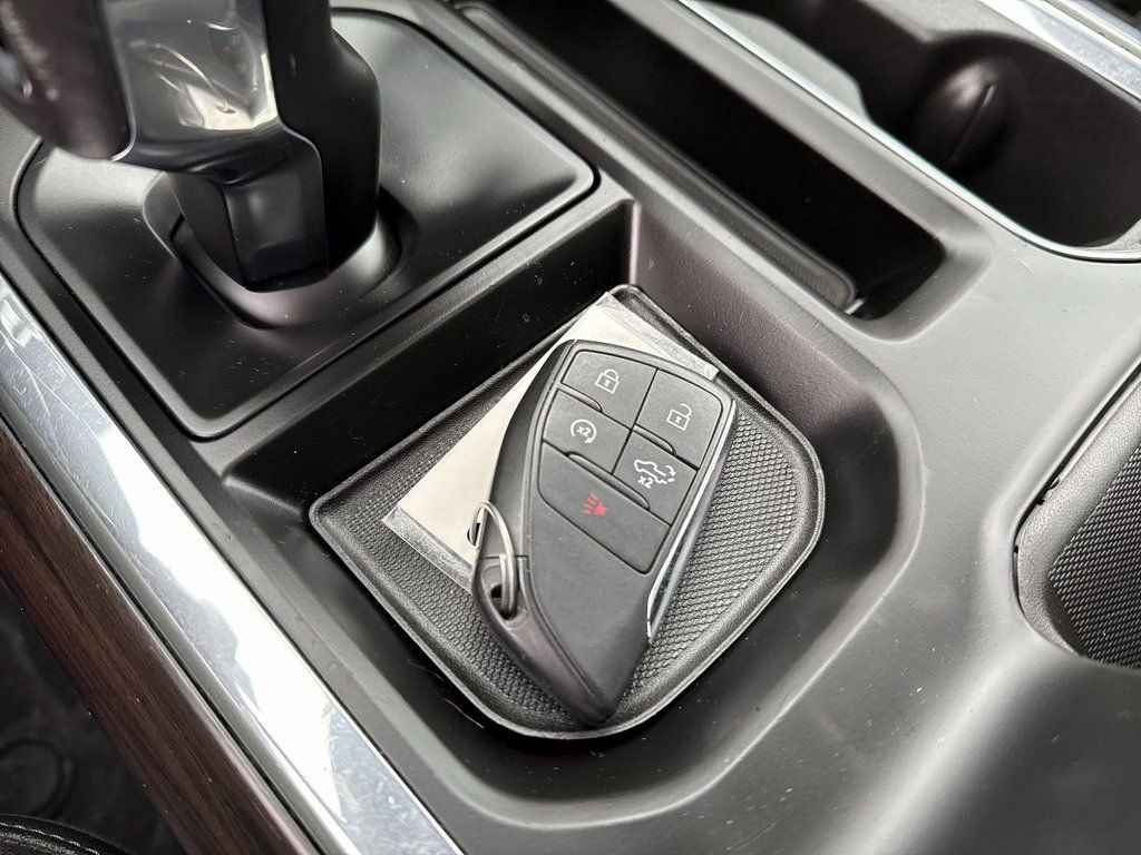 Used 2022 GMC Sierra 1500 SLT w/ SLT Premium Plus Package image 31