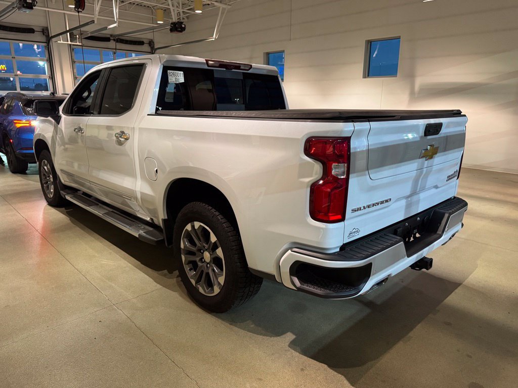 Used 2026 Chevrolet Silverado 1500 High Country w/ Technology Package AWD/4WD image 4