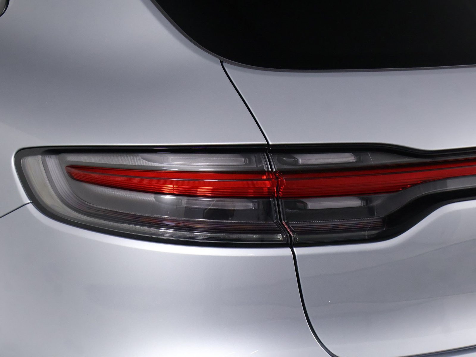 Certified 2026 Porsche Macan AWD/4WD image 21