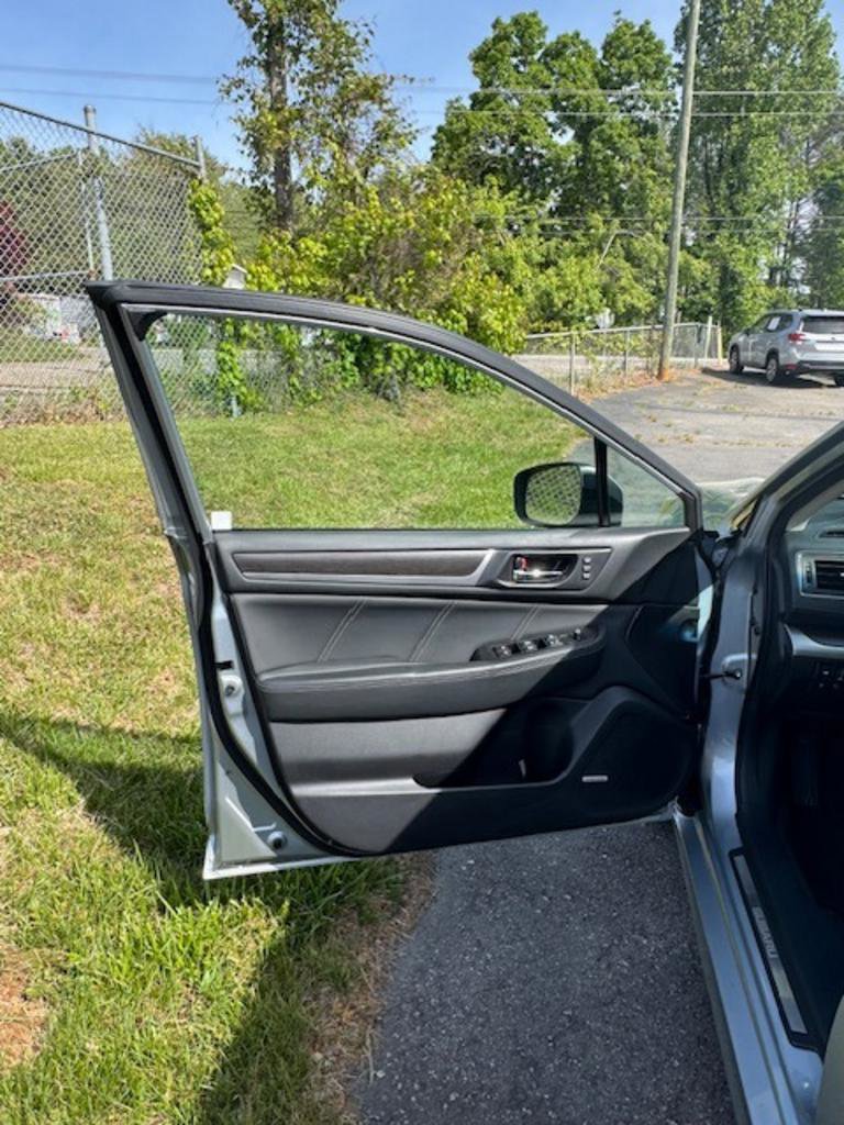 Used 2018 Subaru Legacy 2.5i Limited AWD/4WD image 7
