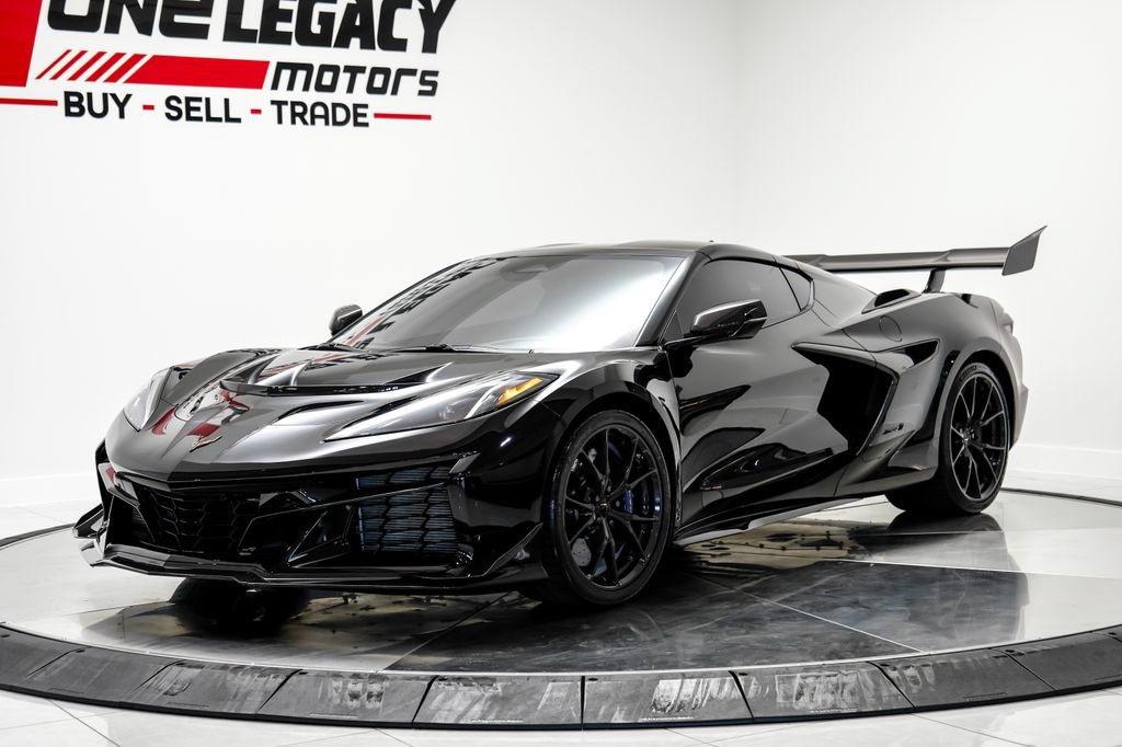 Used 2026 Chevrolet Corvette ZR1 w/ ZR1 Carbon Fiber Aero Package RWD image 2
