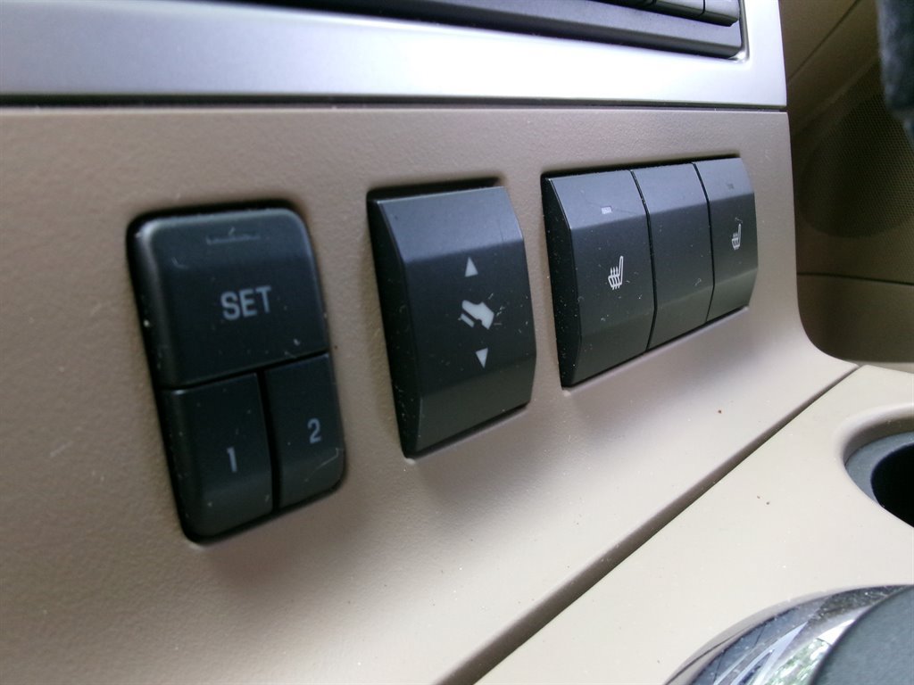 Used 2010 Mercury Mountaineer AWD image 40