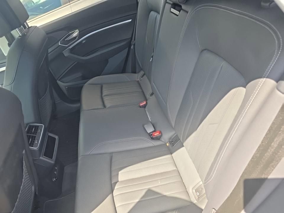 Used 2024 Audi Q8 e-tron Premium Plus w/ Premium Plus Package image 14