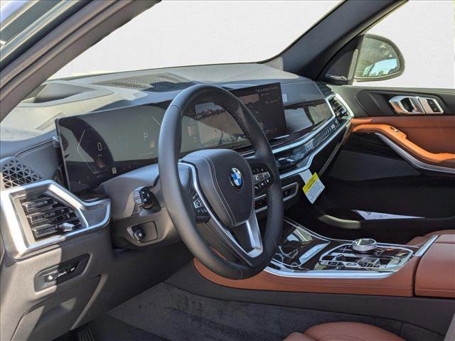 Used 2025 BMW X5 xDrive40i w/ Executive Package image 3