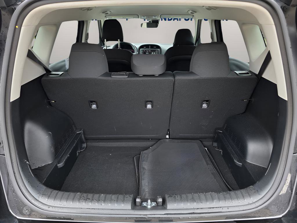 Used 2025 Kia Soul LX FWD image 14