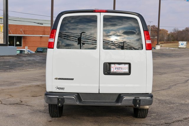 Used 2024 Chevrolet Express 2500 w/ Driver Convenience Package image 4