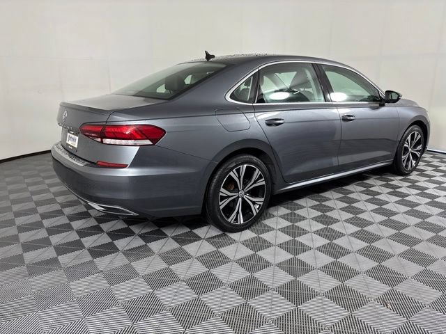 Used 2021 Volkswagen Passat 2.0T SE FWD image 6