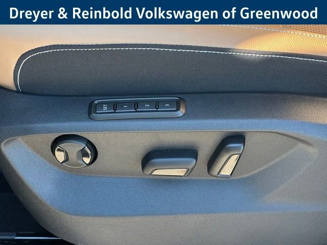 New 2026 Volkswagen Atlas Cross Sport SEL R-Line image 25