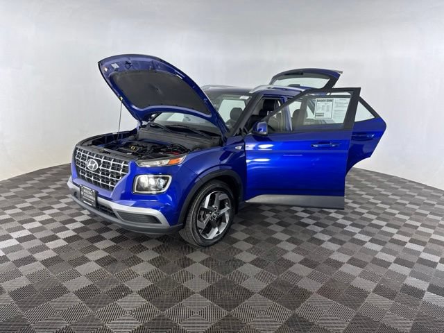 Used 2022 Hyundai Venue Limited FWD image 10