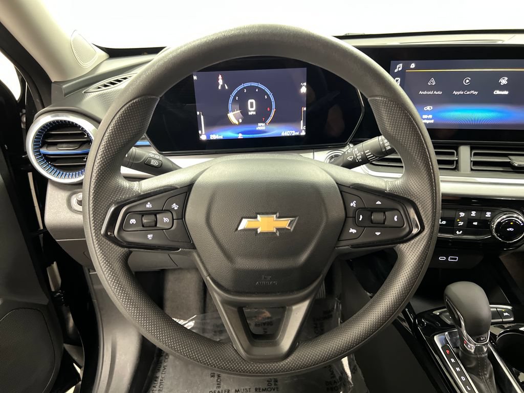 Used 2024 Chevrolet Trax LT FWD image 14