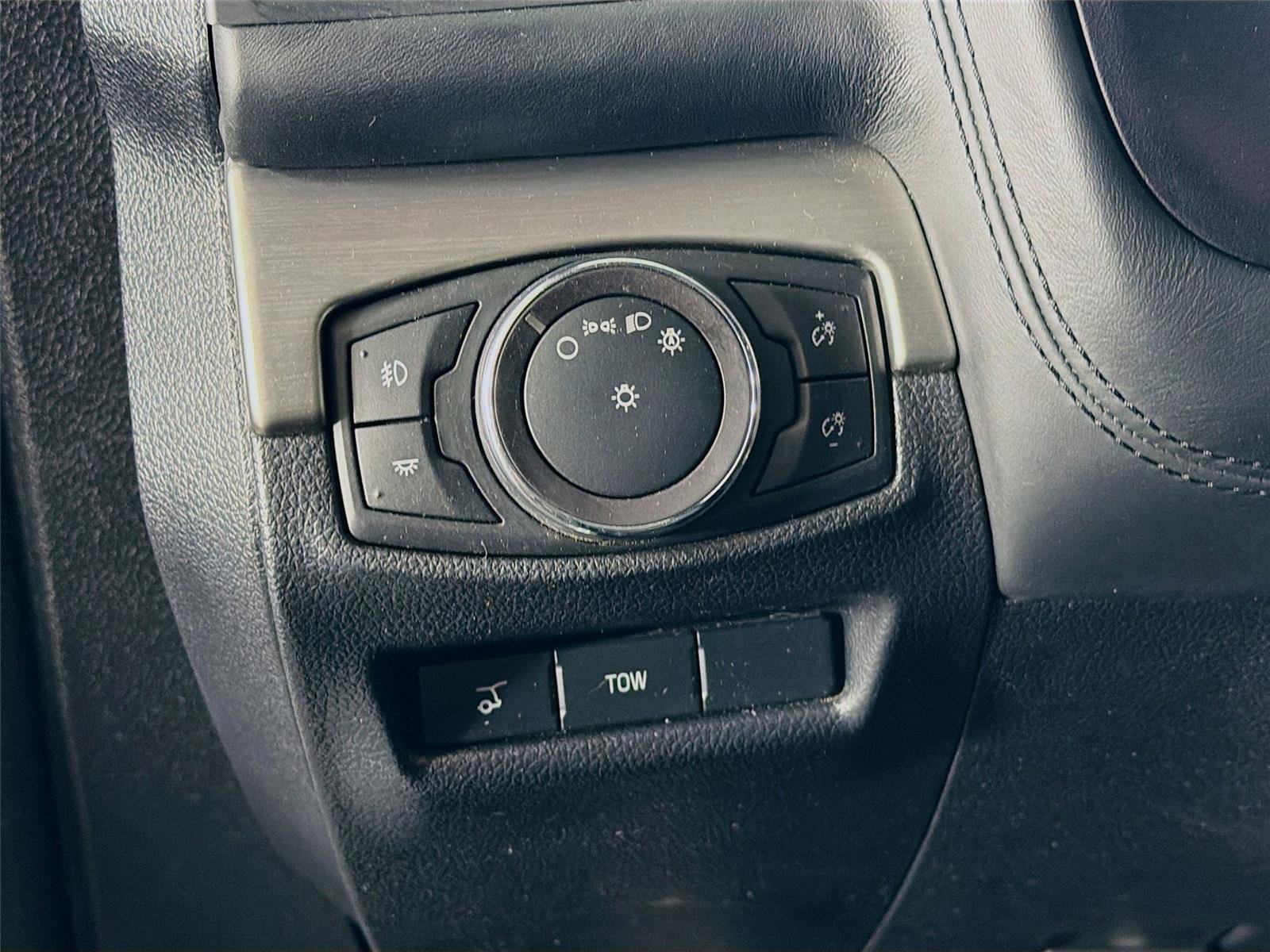 Used 2018 Ford Explorer Platinum AWD/4WD image 17