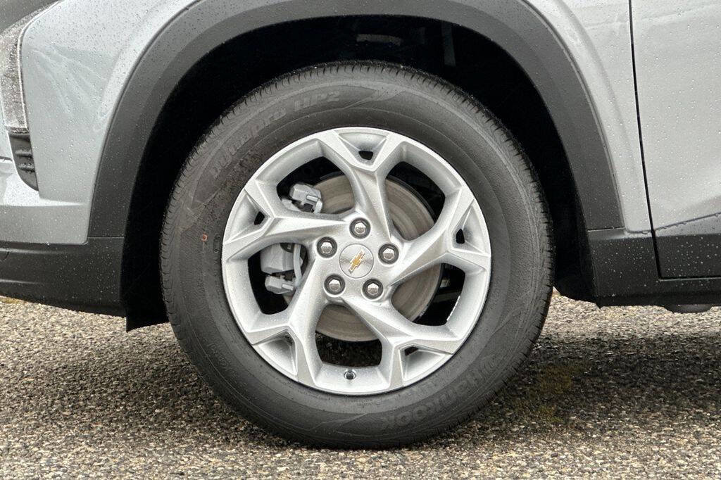 New 2026 Chevrolet Trax LS w/ LS Convenience Package image 25
