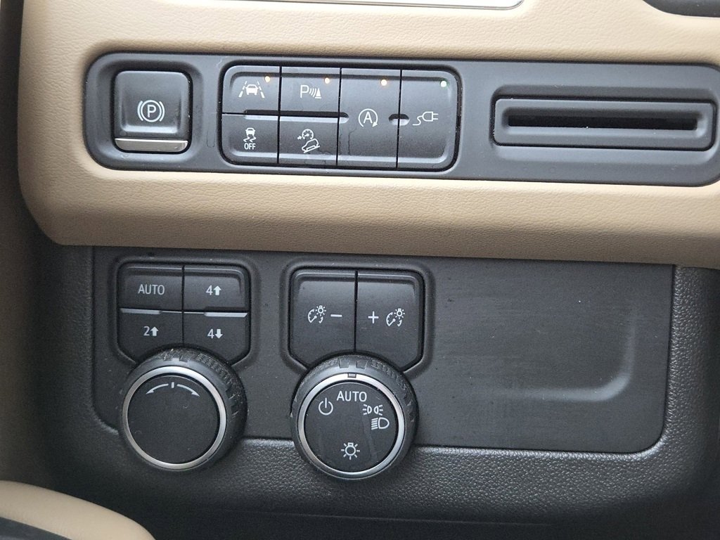 Used 2021 Chevrolet Tahoe Premier image 17