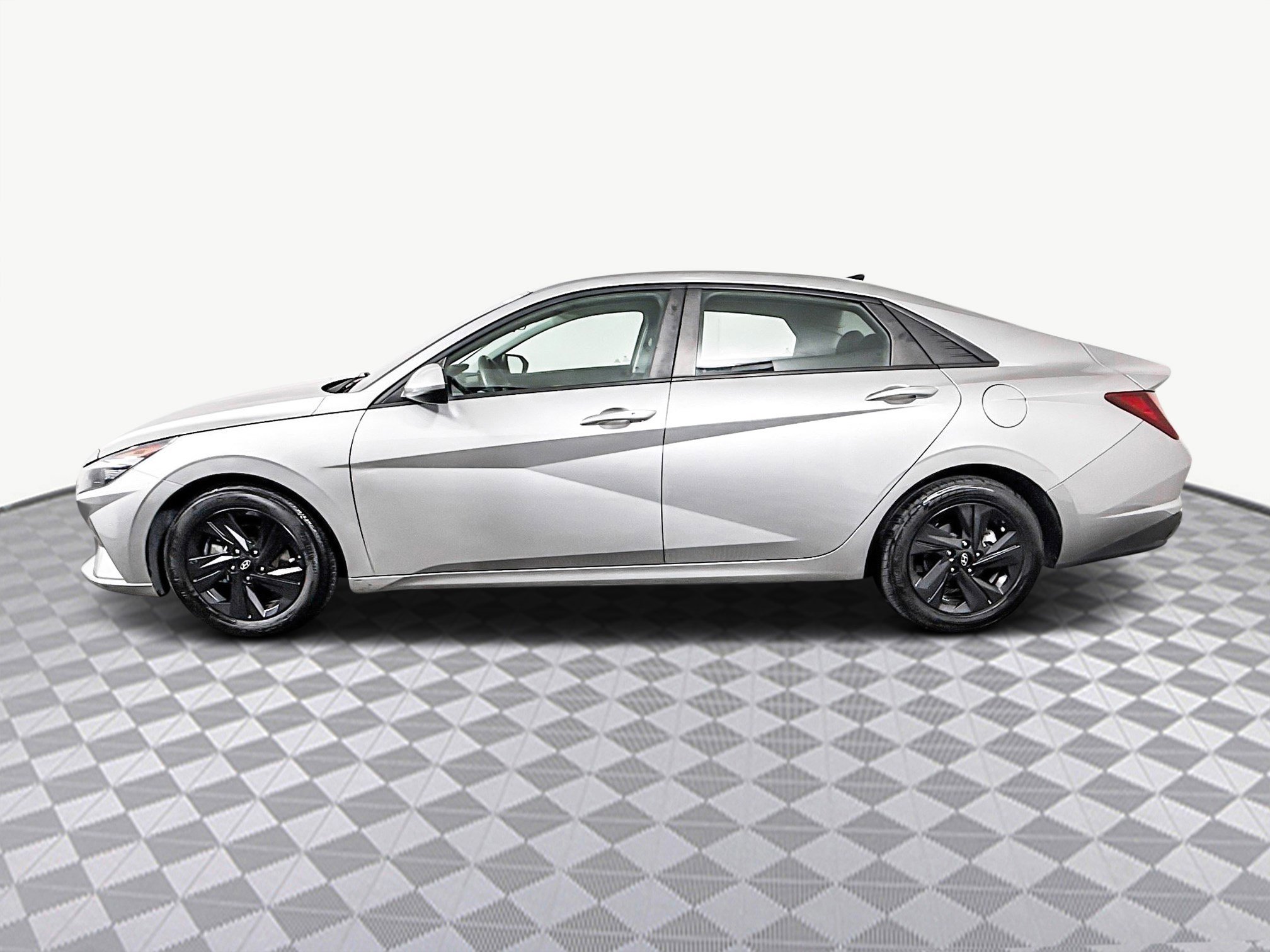 Used 2021 Hyundai Elantra SEL image 6