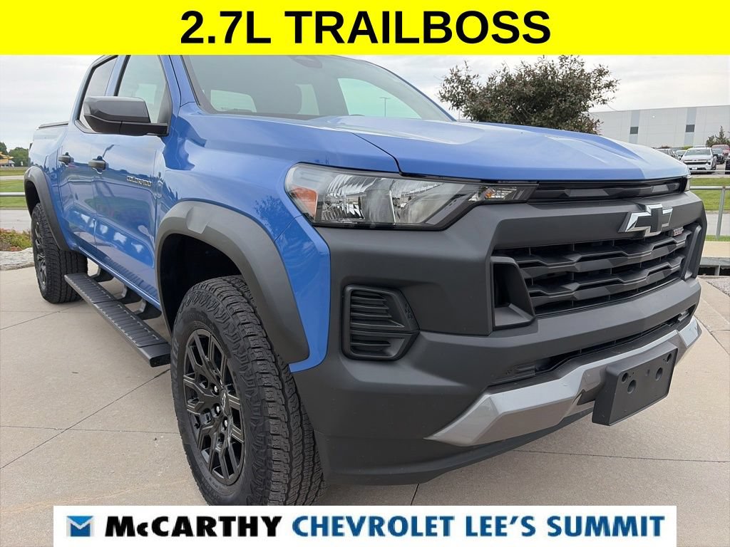 Used 2025 Chevrolet Colorado Trail Boss AWD/4WD image 2