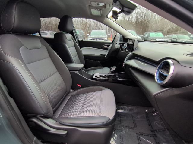 Used 2025 Chevrolet Trax LT image 26