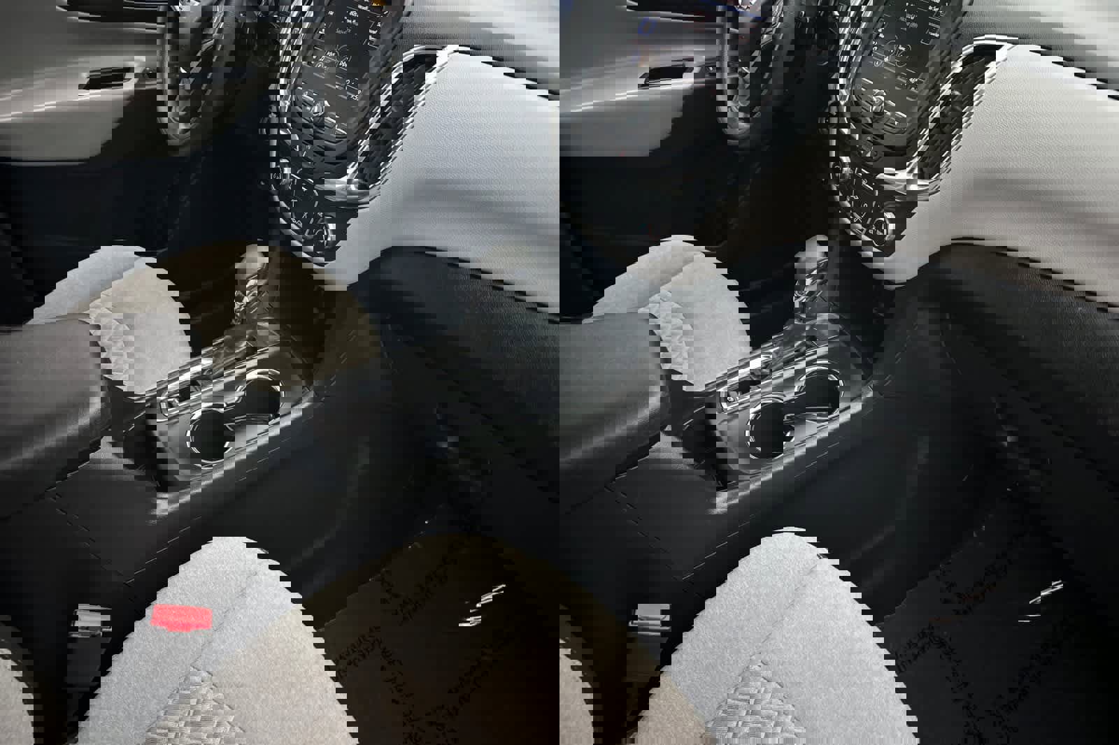 Used 2023 Chevrolet Equinox LT image 19