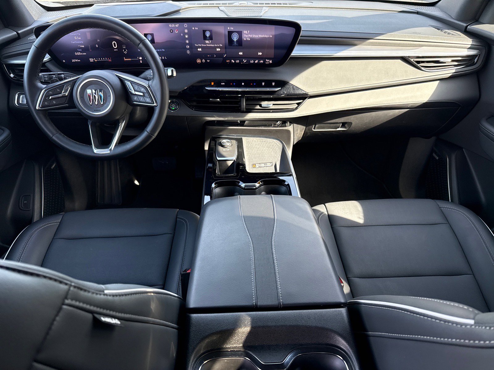 Used 2025 Buick Enclave Preferred image 13