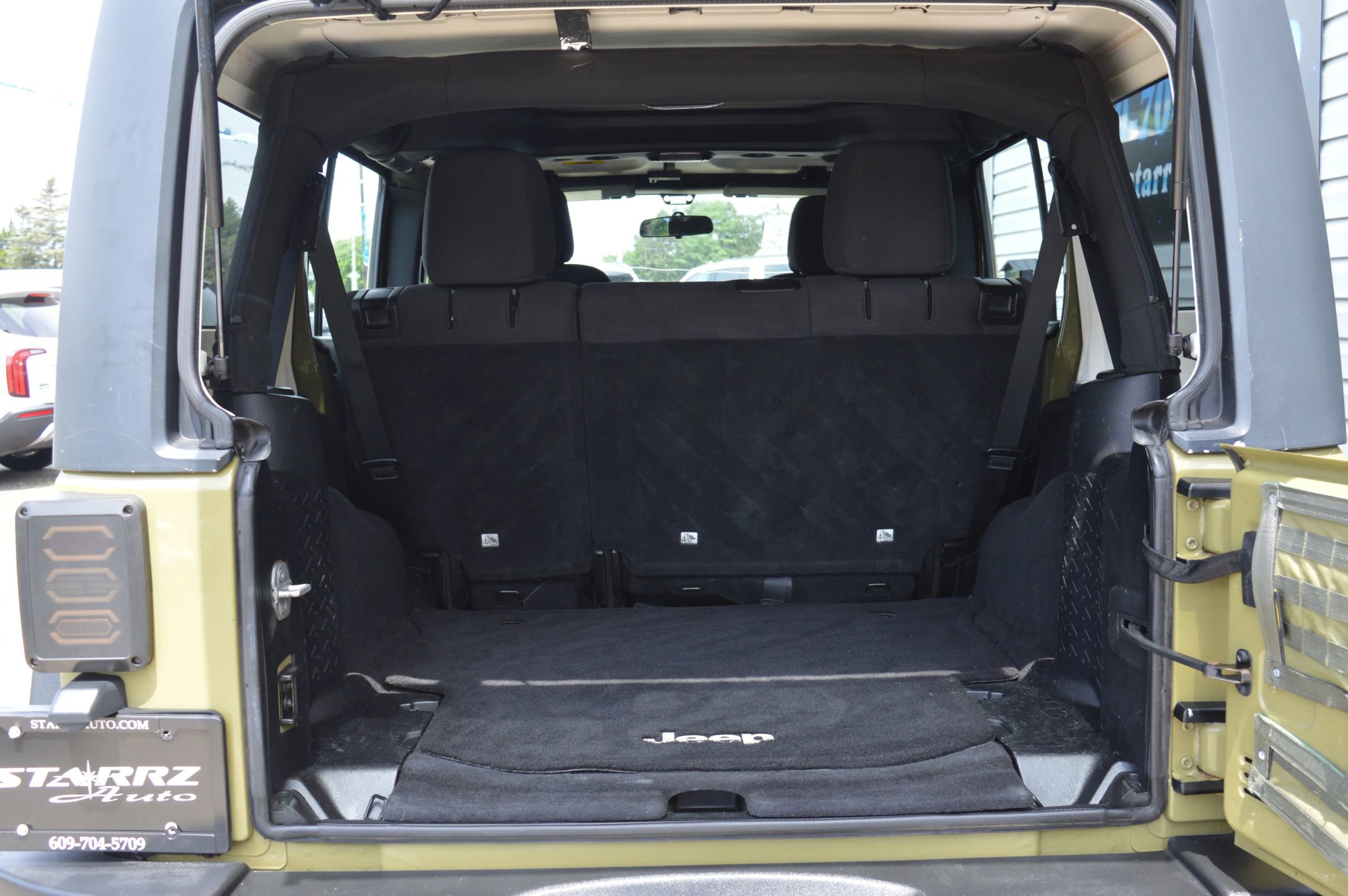 Used 2013 Jeep Wrangler Unlimited Sport w/ Connectivity Group image 9