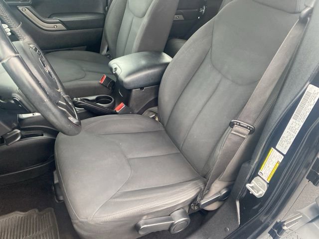 Used 2016 Jeep Wrangler Unlimited Sport w/ Connectivity Group image 10