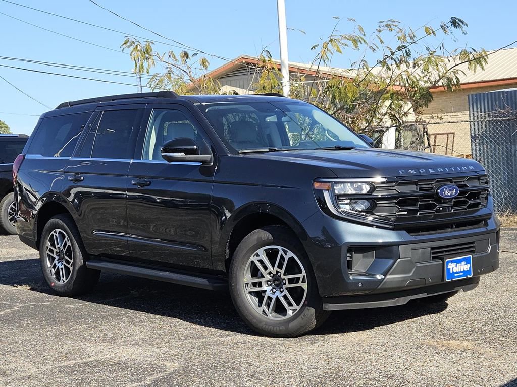 New 2025 Ford Expedition Active image 2