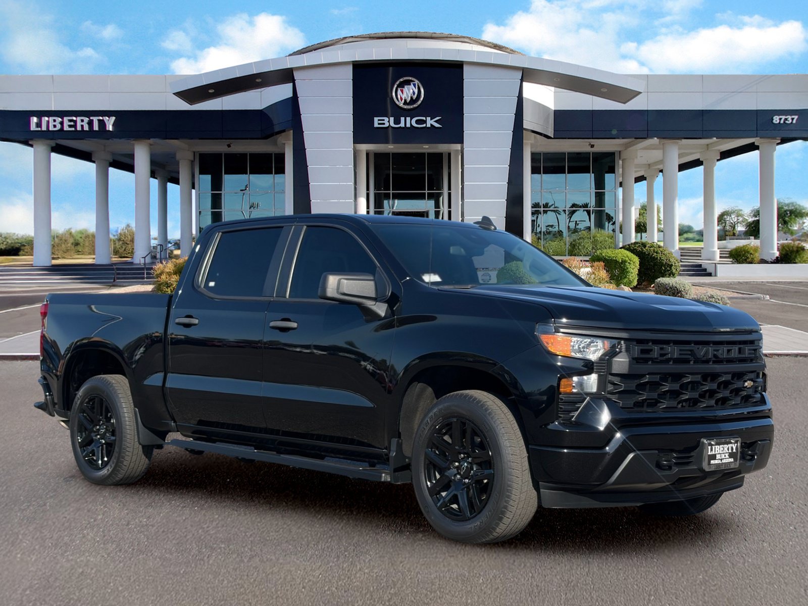 Used 2022 Chevrolet Silverado 1500 Custom w/ LPO, Dark Essentials Package RWD image 2