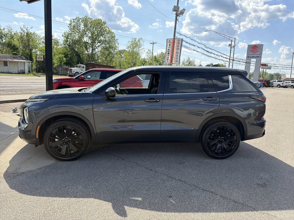 New 2026 Mitsubishi Outlander LE AWD/4WD image 8