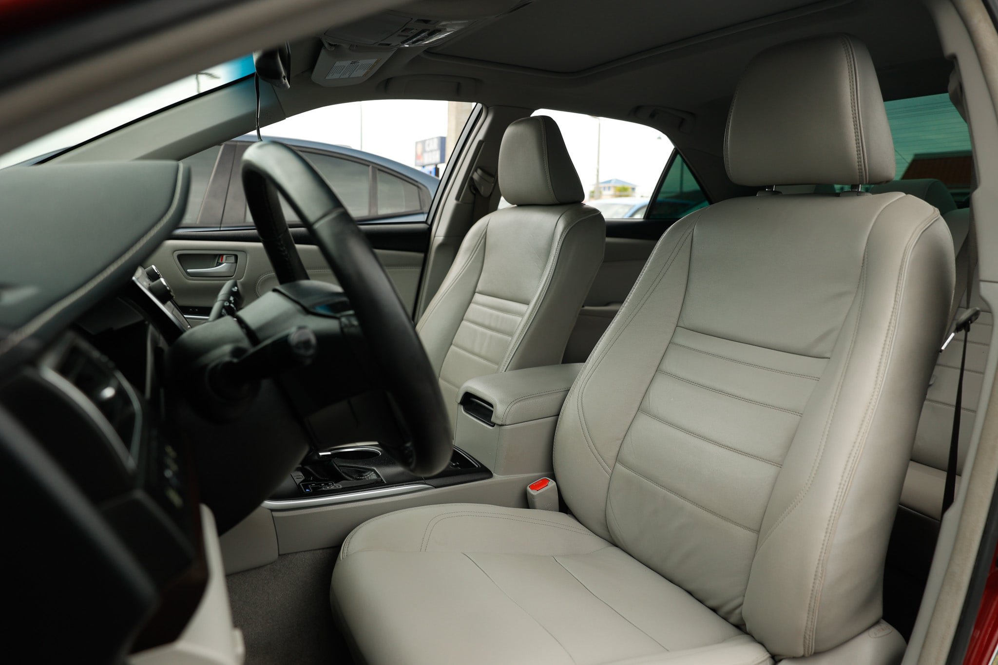 Used 2017 Toyota Camry XLE w/ Advanced Technology Package FWD image 10