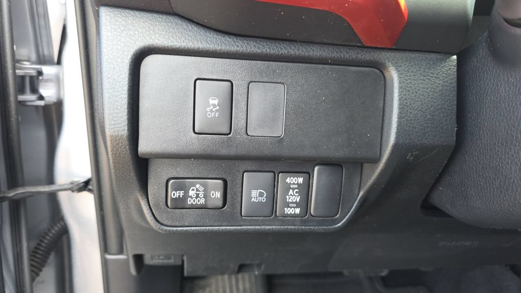 Used 2020 Toyota Tacoma TRD Sport w/ TRD Premium Sport Package AWD/4WD image 14