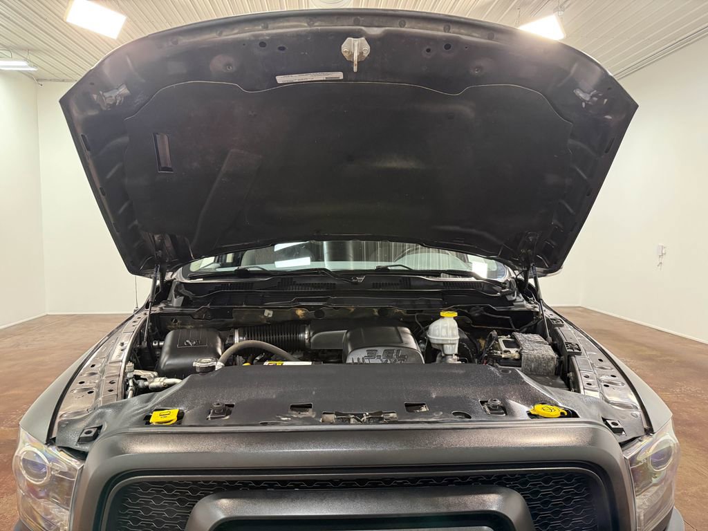 Used 2019 RAM 1500 Classic Warlock AWD/4WD image 86