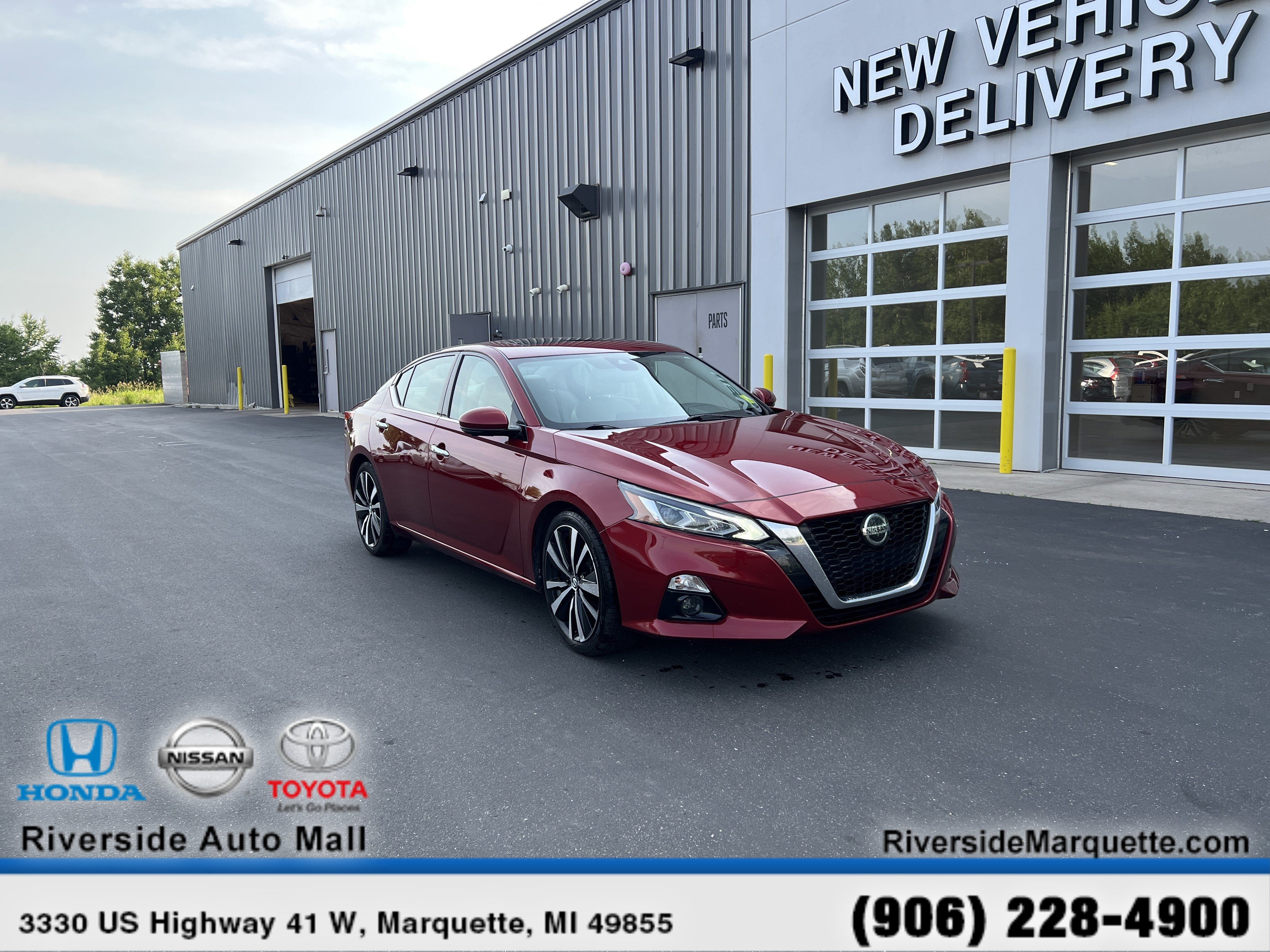 Used 2019 Nissan Altima 2.5 Platinum FWD image 1