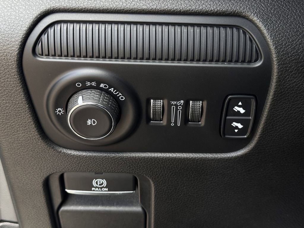 Used 2024 Jeep Wagoneer Series II w/ Flexible Seating Group image 22