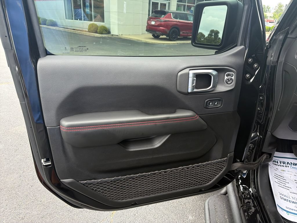 Used 2024 Jeep Gladiator Rubicon AWD/4WD image 12