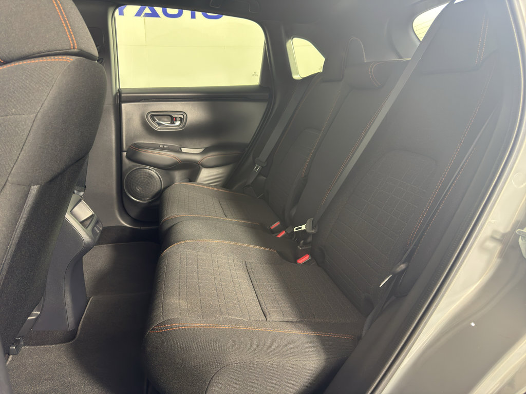 Used 2025 Honda HR-V Sport image 32