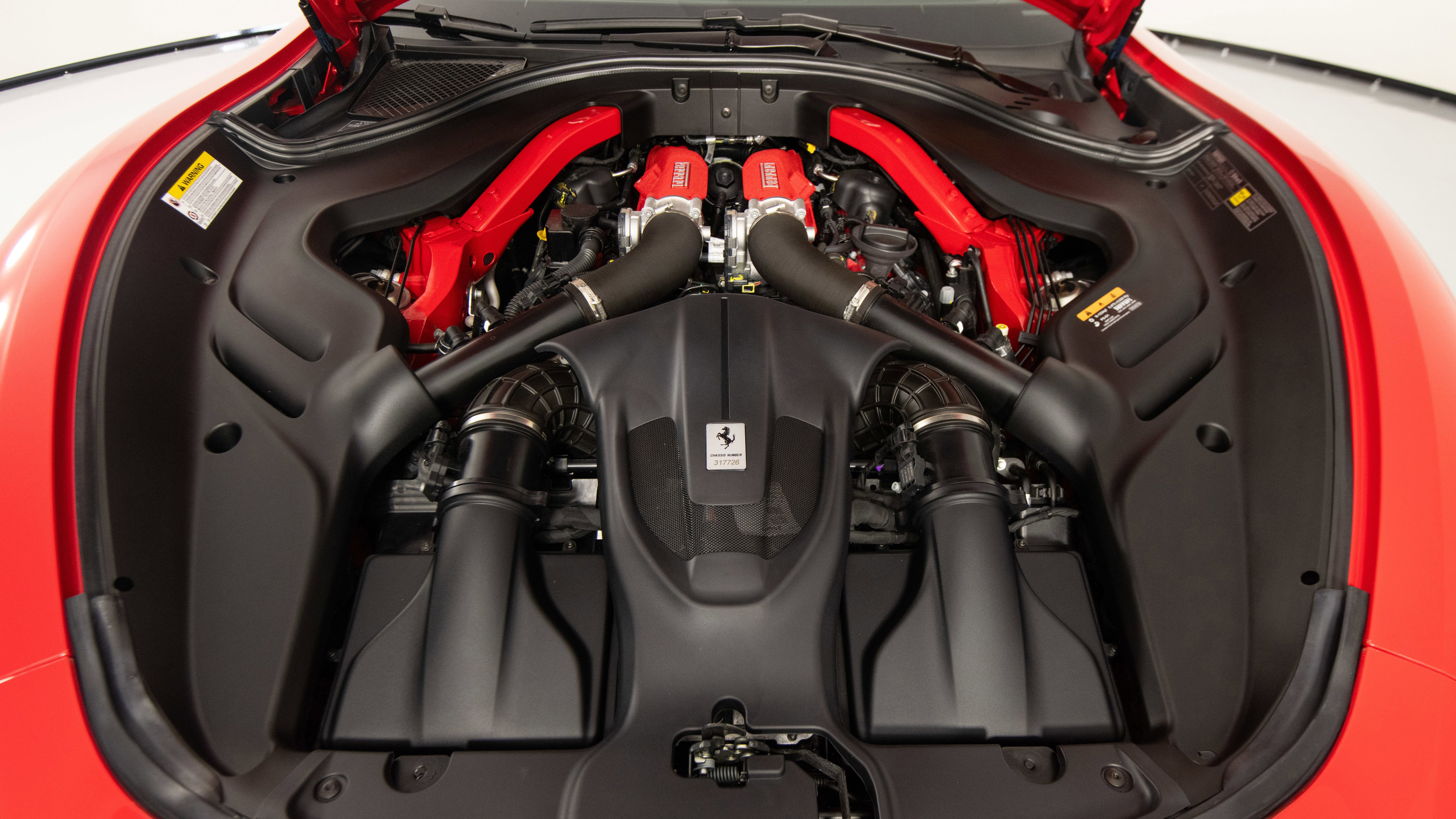 Certified 2025 Ferrari Roma Spider RWD image 31