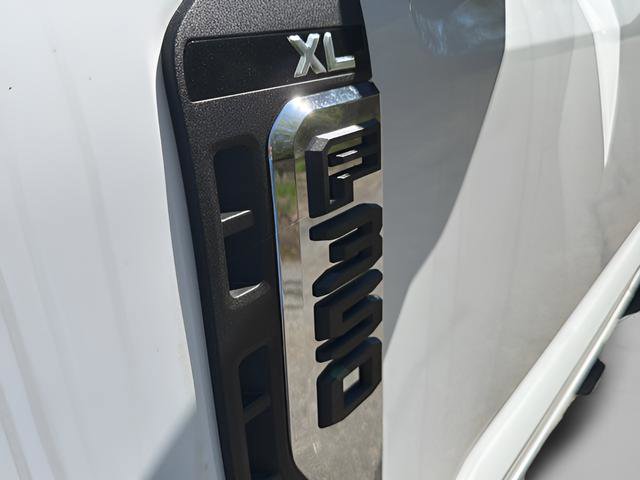 New 2026 Ford F350 XL w/ FX4 Off-Road Package AWD/4WD image 17
