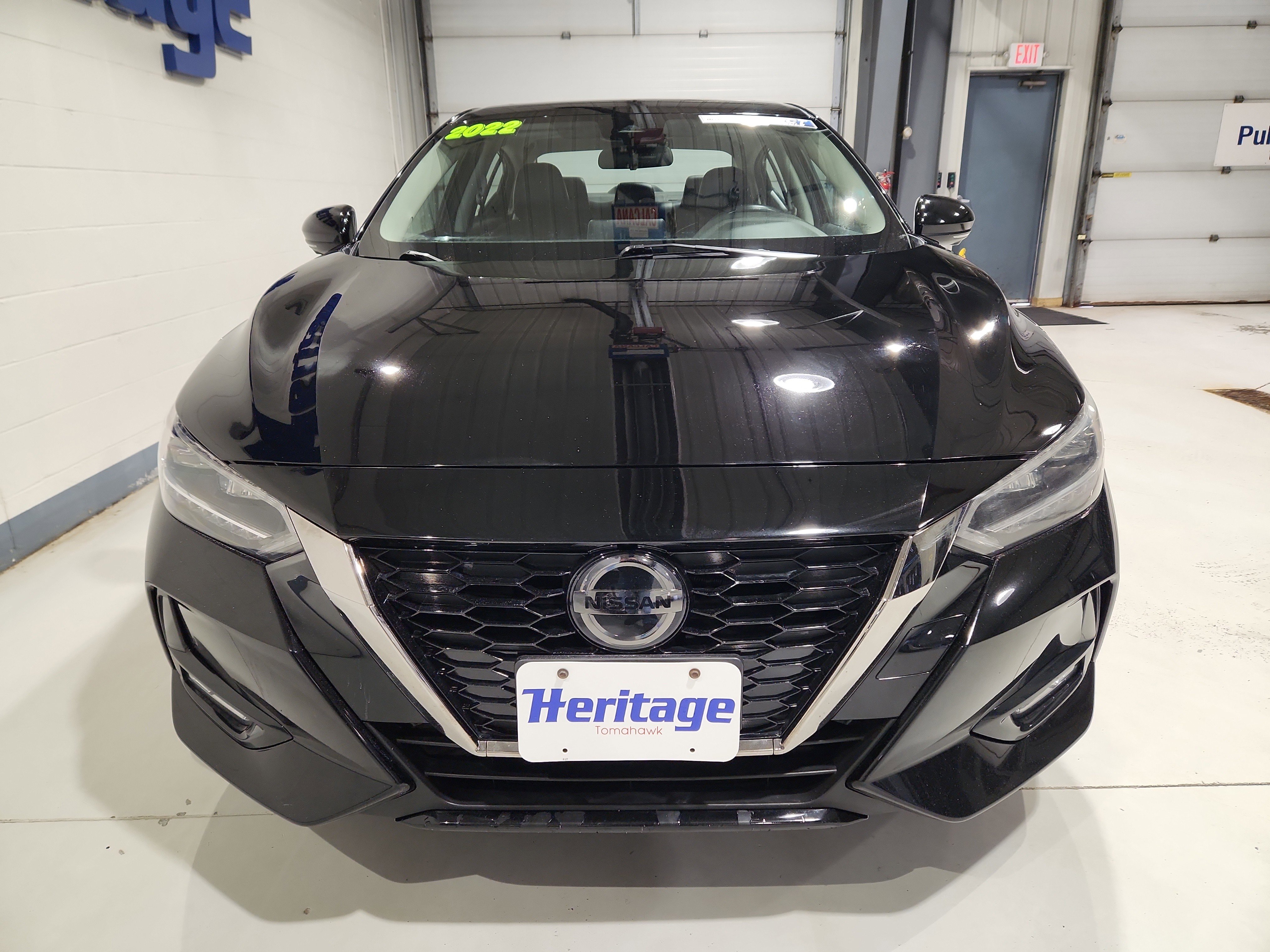 Used 2022 Nissan Sentra SR w/ SR Premium Package FWD image 3