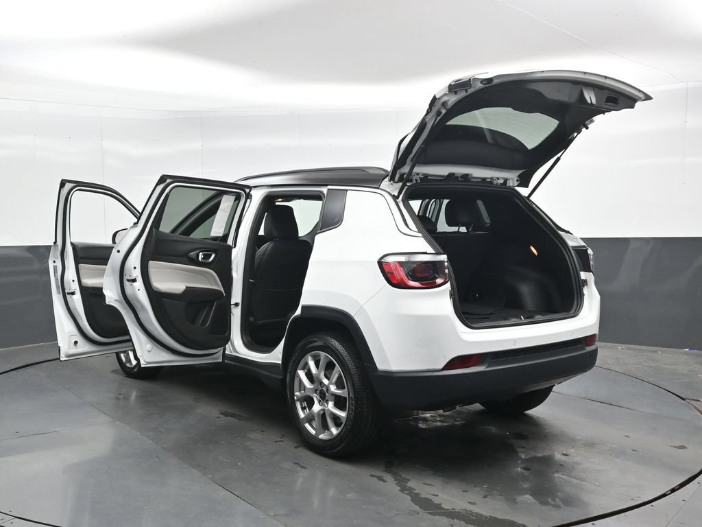 Used 2025 Jeep Compass Limited AWD/4WD image 49