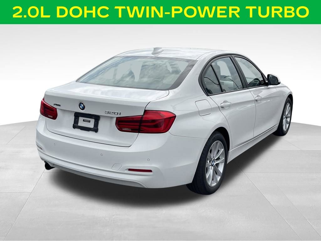 Used 2017 BMW 320i xDrive Sedan image 9