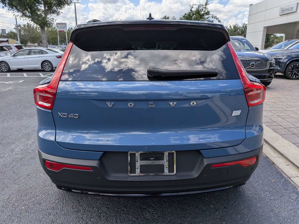 Certified 2023 Volvo XC40 Recharge Plus AWD/4WD image 5