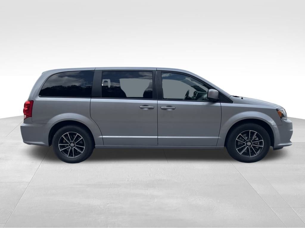 Used 2018 Dodge Grand Caravan SE image 4