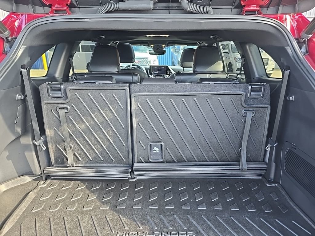 Used 2023 Toyota Highlander L image 7